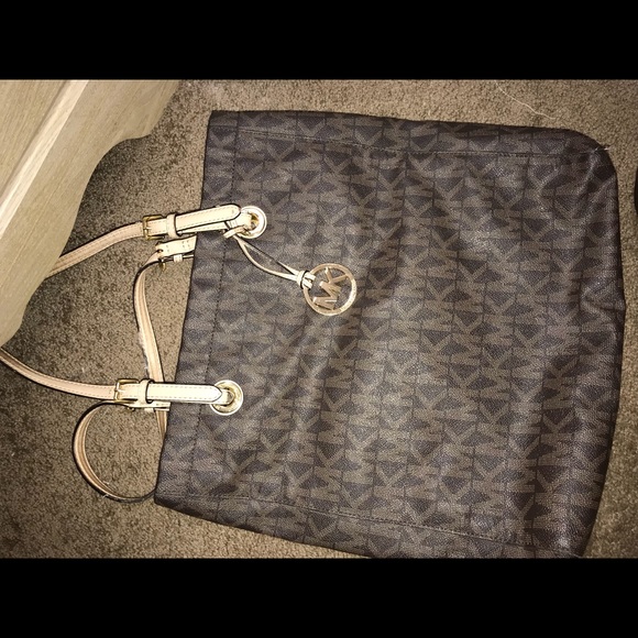 Michael Kors Logo Tote - Picture 1 of 3